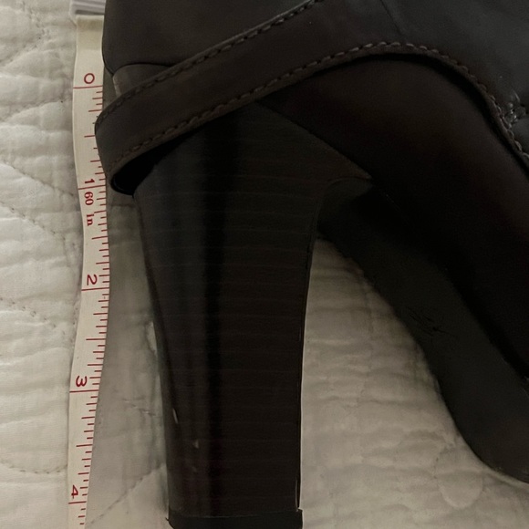 Brown leather simply Vera Wang Boots - Picture 5 of 5